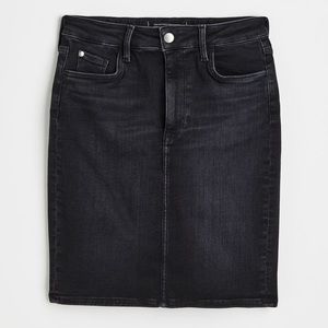 Adjusted black jeans skirt